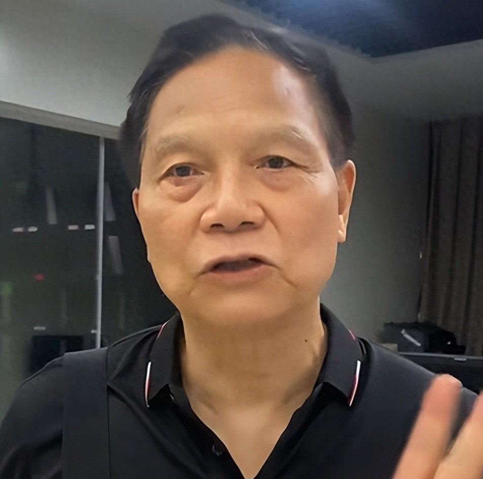 皇冠体育app下载-广东足球名宿，和容志行是好搭档，曾任职广东台，如今定居加拿大